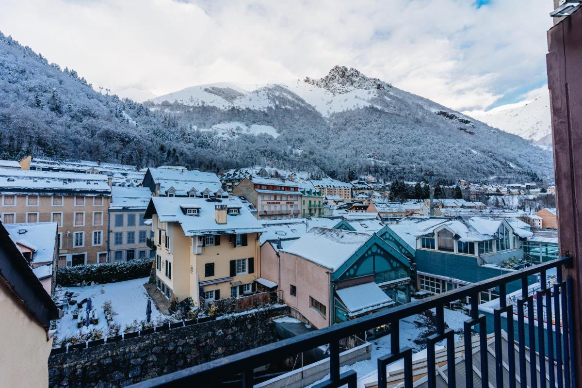 Vue générale sur la montagne ou vue sur la montagne depuis l'appart'hôtel
