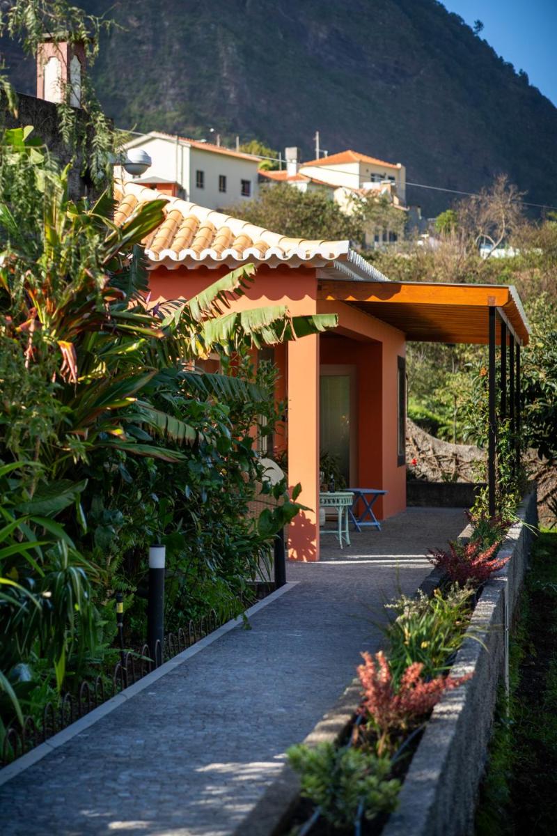Madeira Surf Lodge - Housity