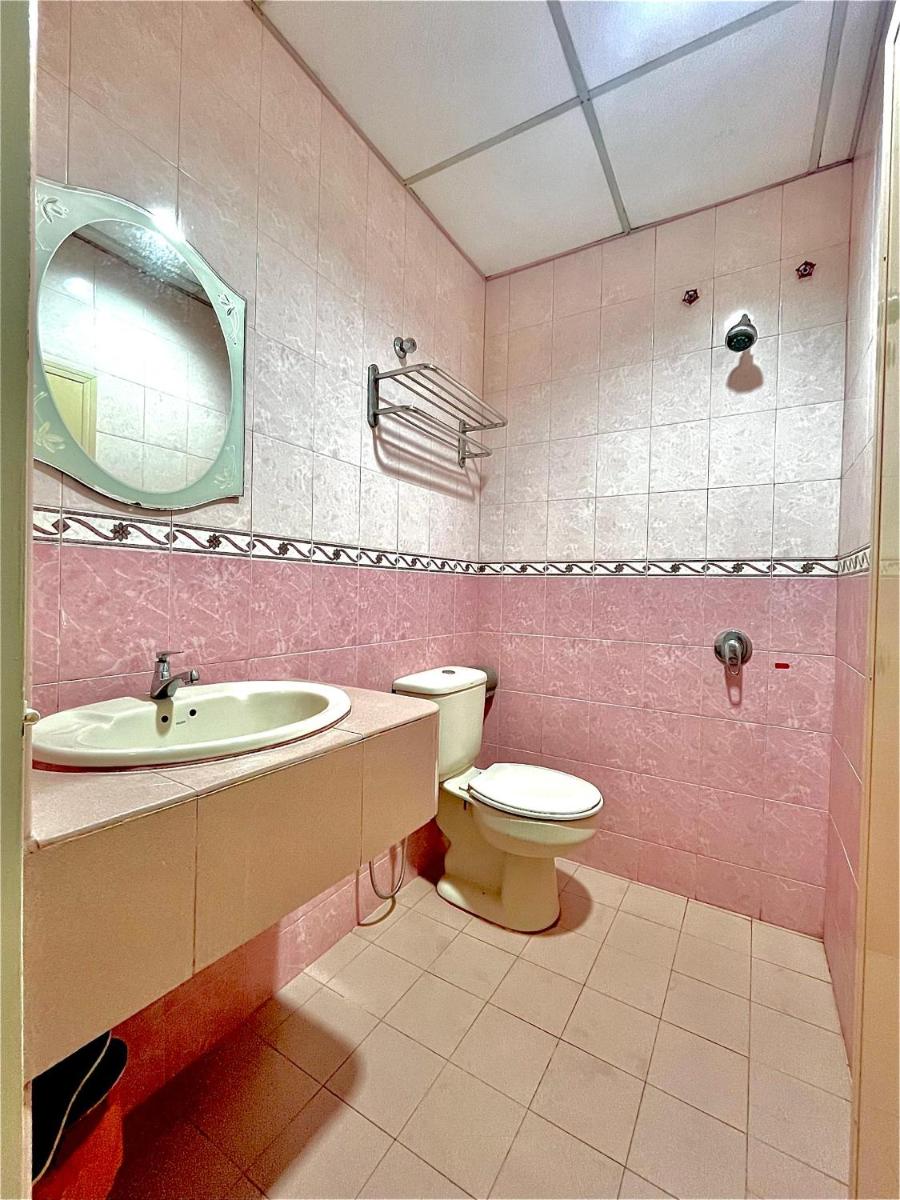 Town Inn Hotel - Rainforest - Housity