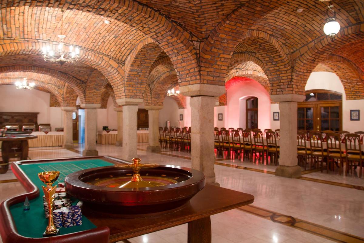 Hotel Sulisław - Housity