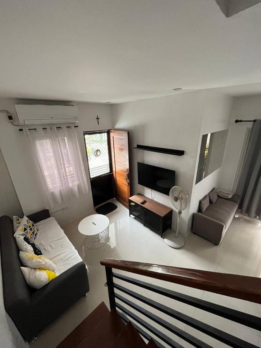 Charming 2BR Corner Home with relaxing Lanai Area - Housity