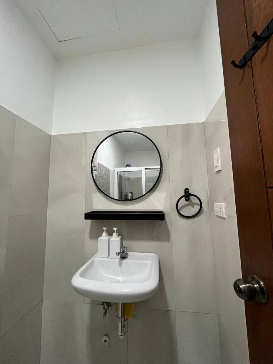 Charming 2BR Corner Home with relaxing Lanai Area - Housity