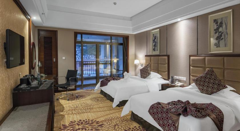 Country Garden Phoenix Hotel Zhangjiajie - Housity
