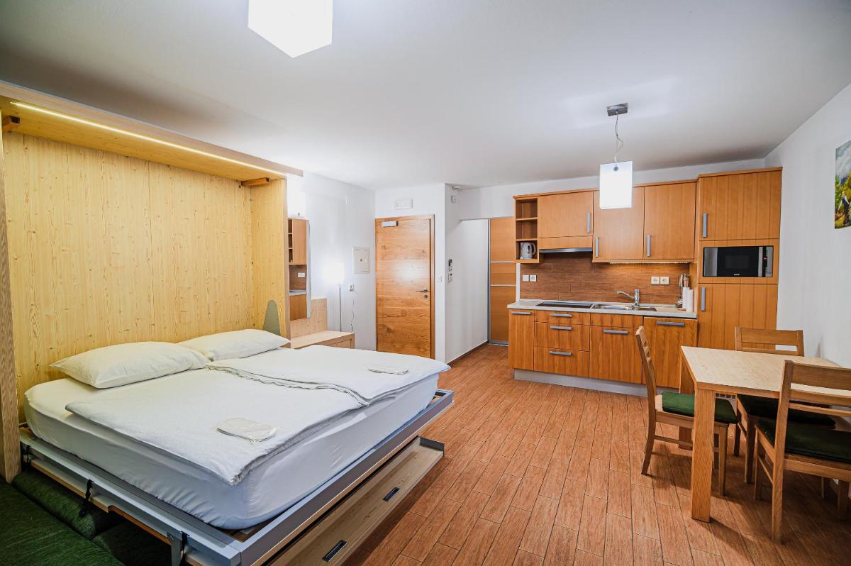 Apartments Maleric with Indoor Pool and Wellness - Housity