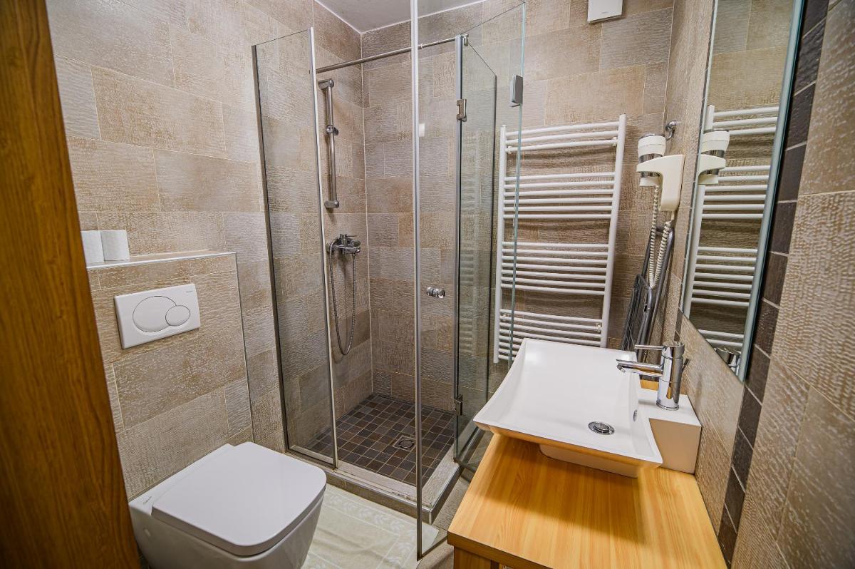 Apartments Maleric with Indoor Pool and Wellness - Housity