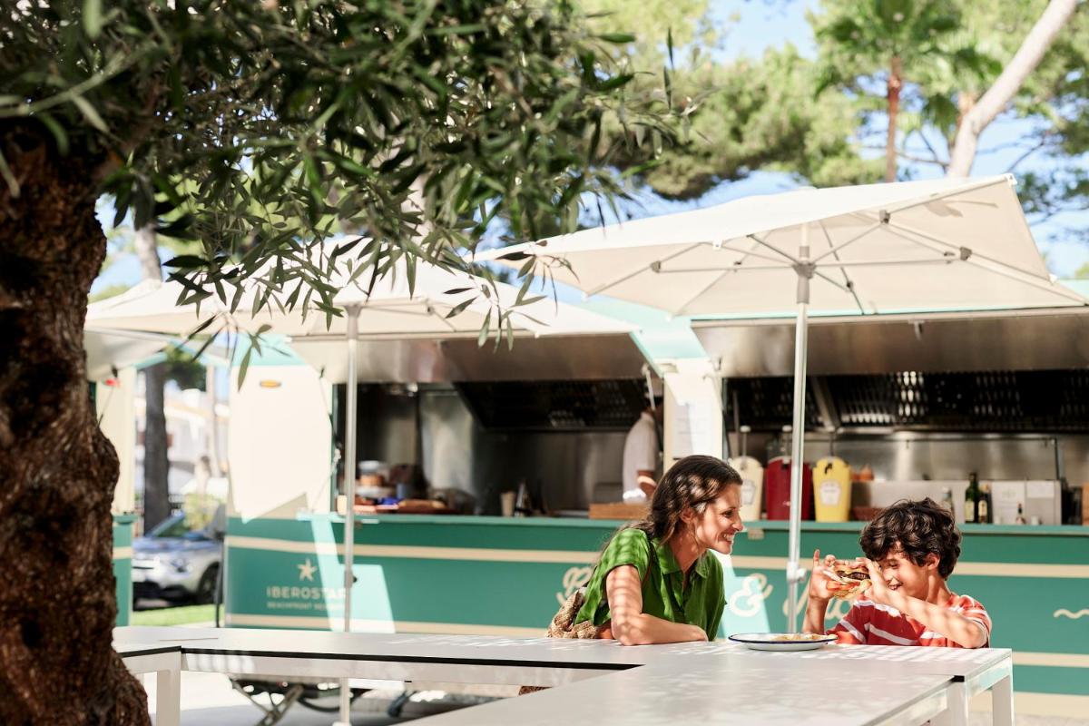 Clientes alojados en Iberostar Waves Alcudia Park