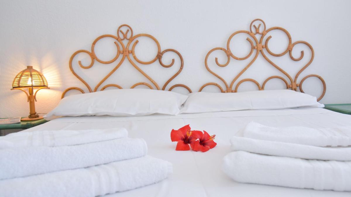 Welcomely - Blue Holiday Villa - Housity