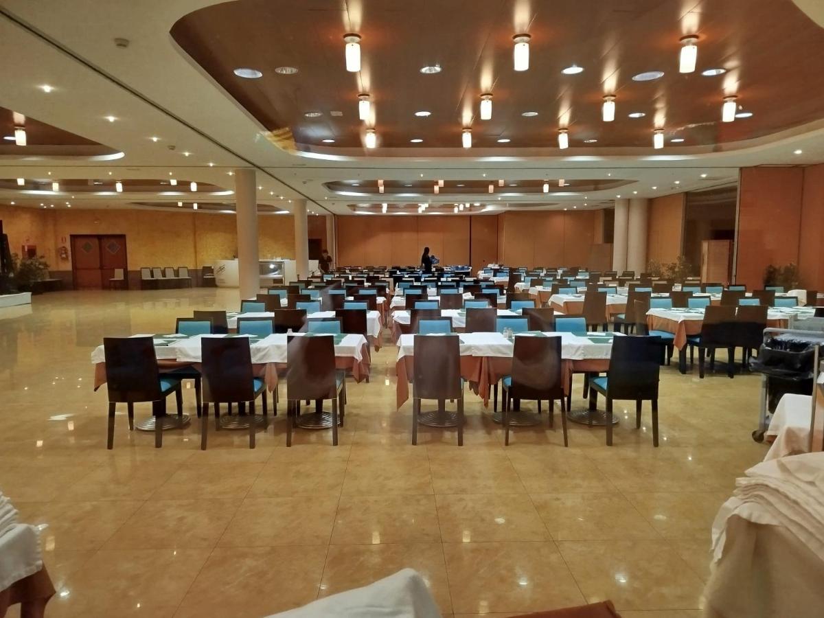 Un restaurante o sitio para comer en Hotel Blaucel