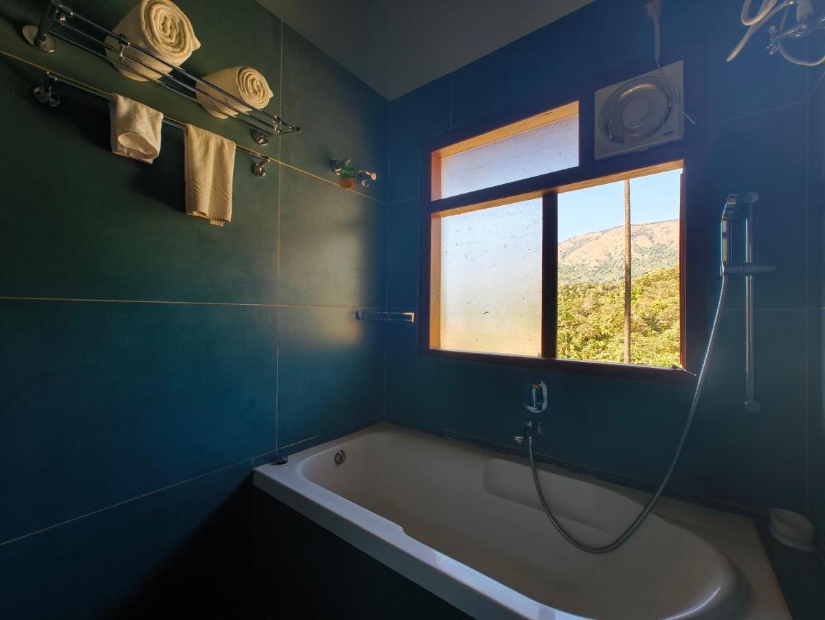 Hill Crest Resort - Coorg - Housity