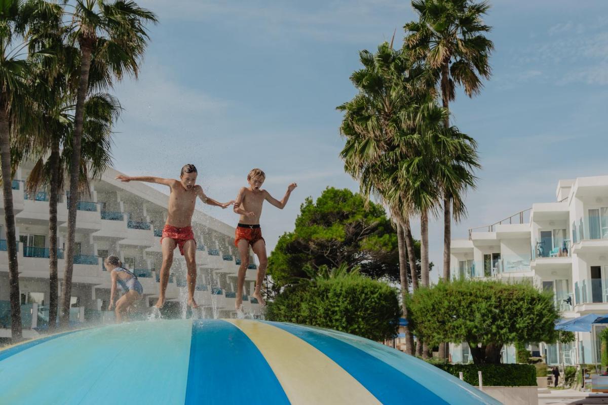 Iberostar Waves Playa de Muro - Housity