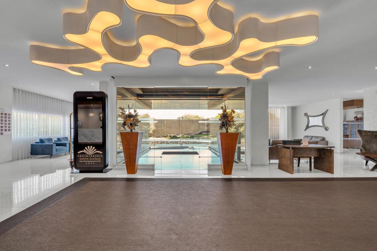 A piscina em ou perto de Santa Eulalia Hotel & Spa