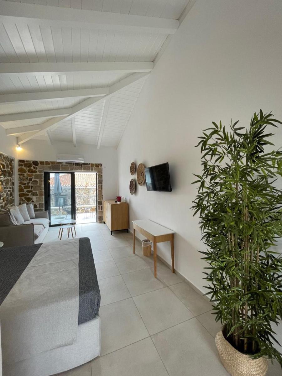 Trocadero Luxury Suites - Housity