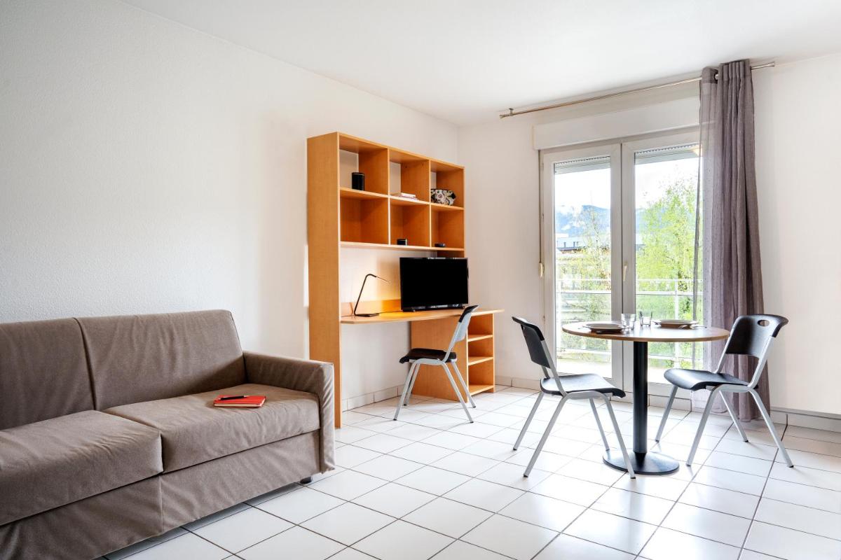 Séjours & Affaires Annecy Le Pont Neuf - Housity