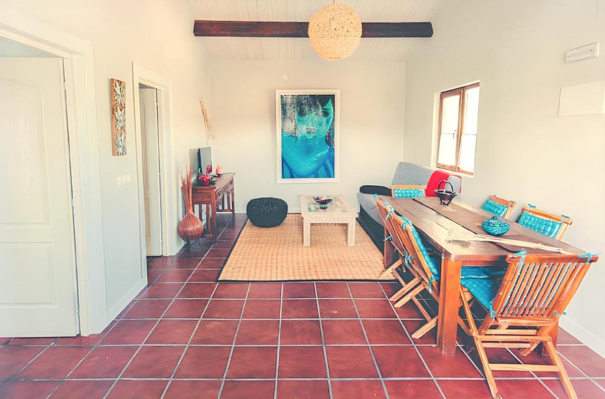Charming house in Cañamero with shared pool - Housity