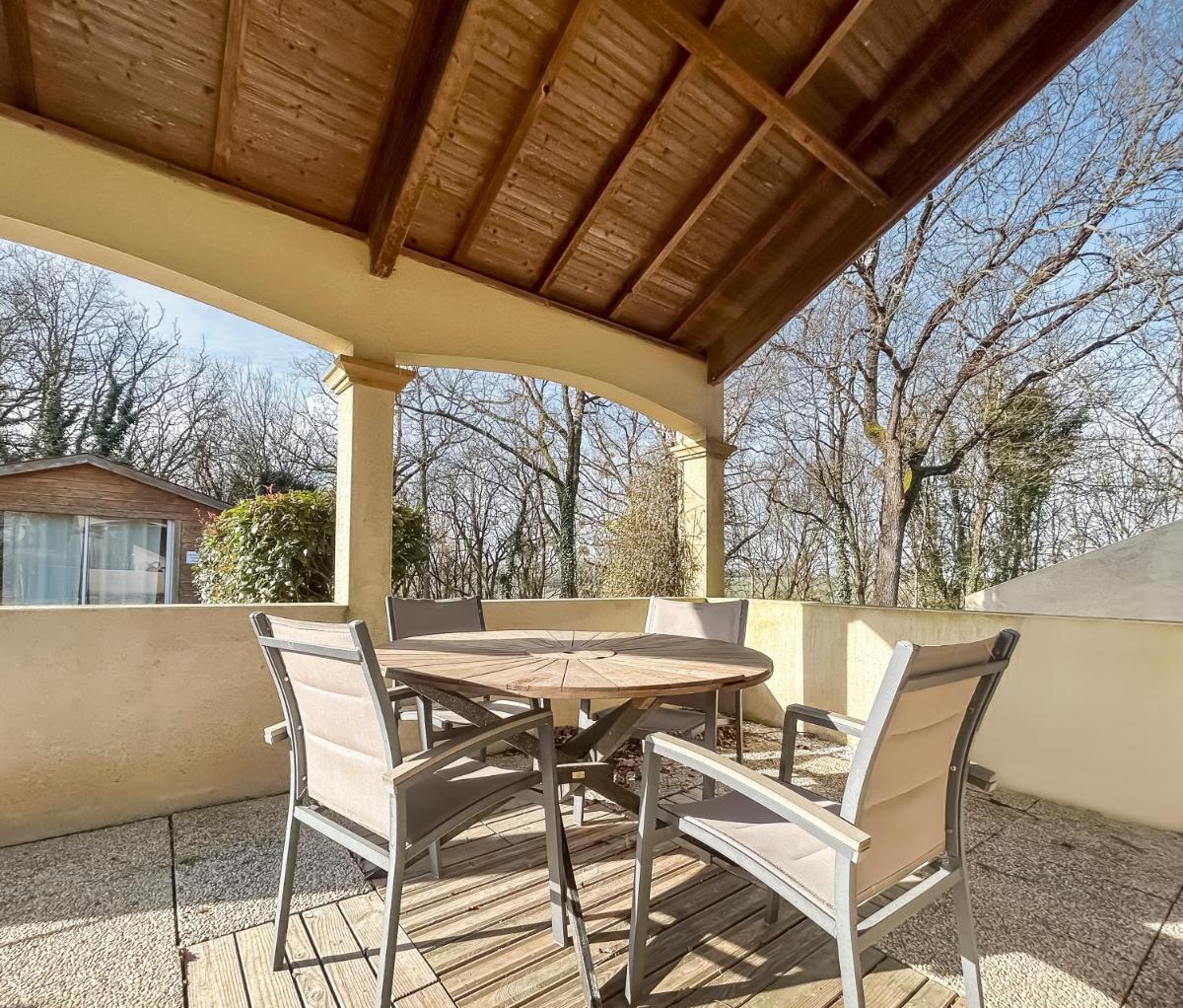 Gîte l'Orée des Buis, Piscine privatisable - Housity