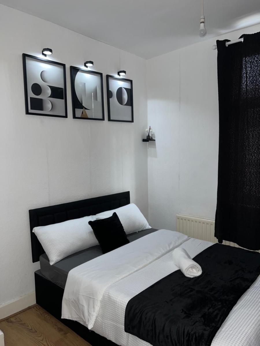Adorable Double Room - Housity