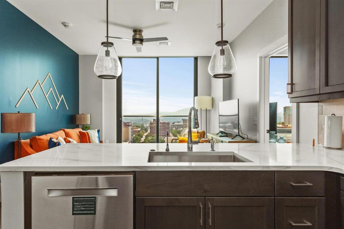 Mountain Serenity - Housity