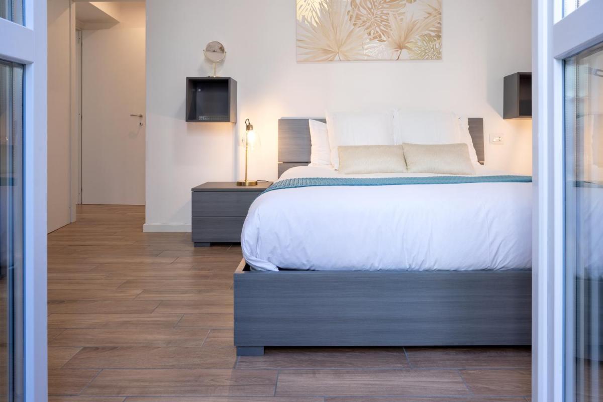 Lora apartment,free private parking, self check in,1 - Housity