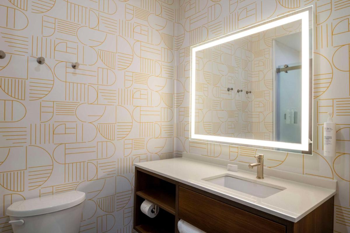 Home2 Suites By Hilton Jonesboro - Housity