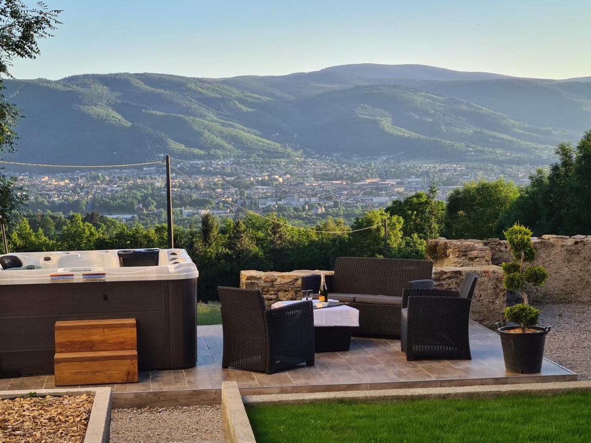 Gîte confortable avec SPA privé et confort moderne - Housity
