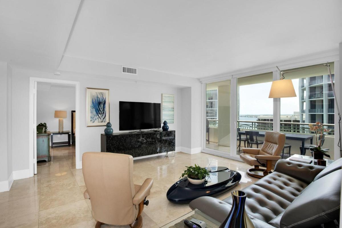 Ritz Carlton Coconut Grove Luxury 2 BR Apt apts - Housity