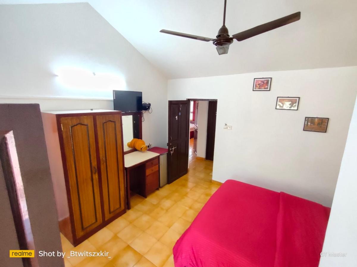 Jes Guest House - Housity