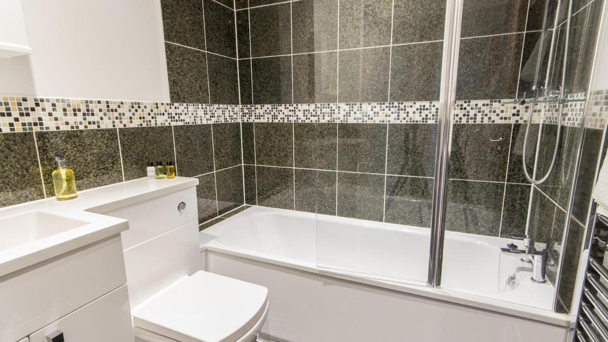 The Mess Deck 3 Apartment - Hizvo