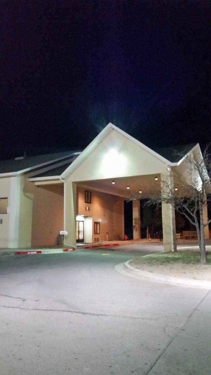 Travelodge by Wyndham Belen - Housity