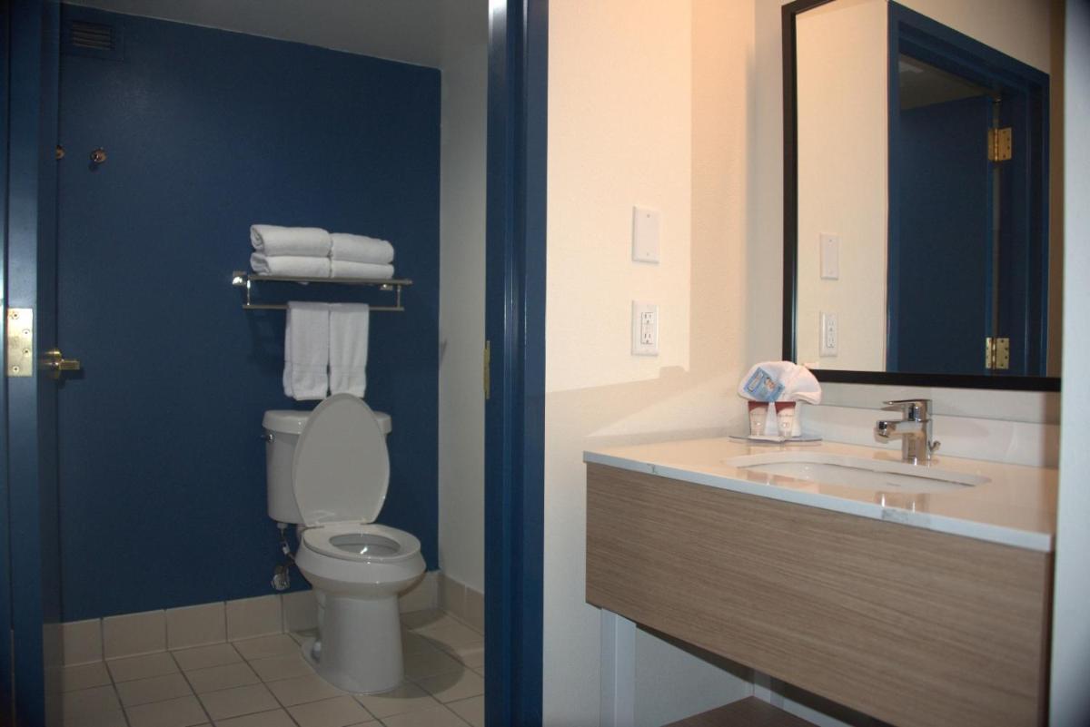 Ashmore Inn and Suites Amarillo - Housity