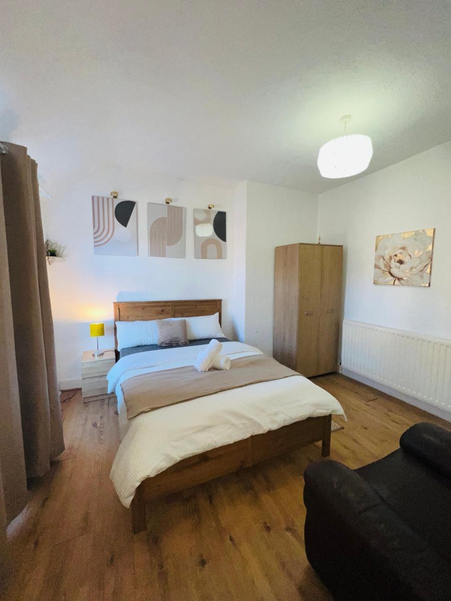 Adorable Double Room - Housity