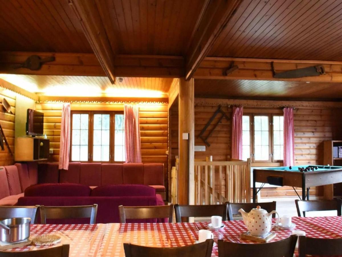 Spacious 8-Bedroom Chalet - Housity