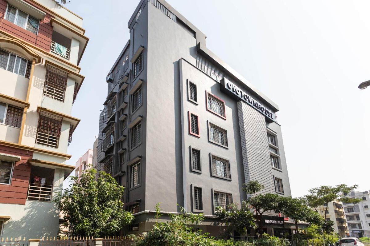 Super Townhouse Habitat New Town Rooms & Party Spaces - Housity