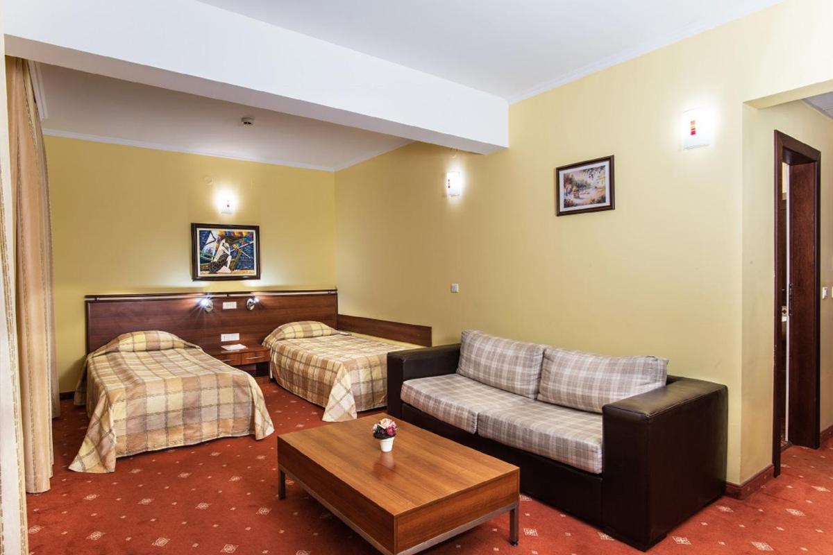 Hotel Izvor - Housity