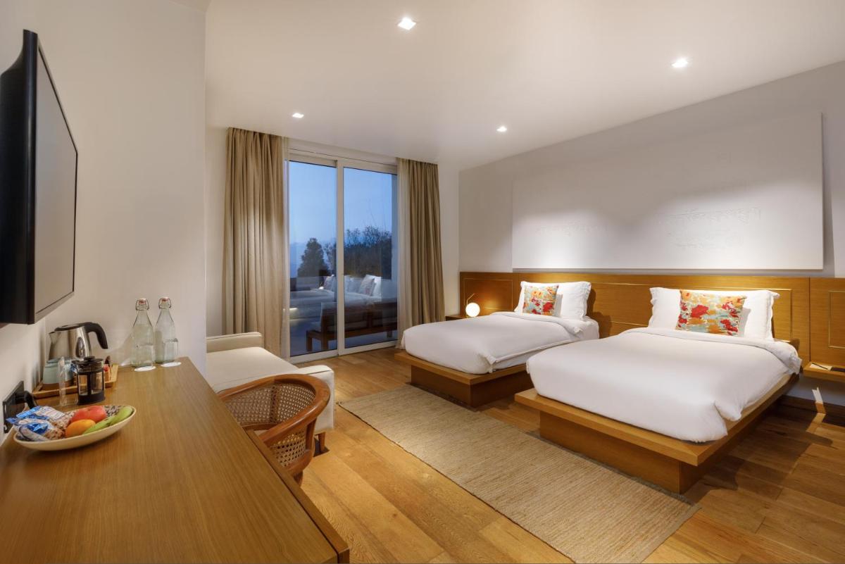 The Terraces Resort and Spa - Housity