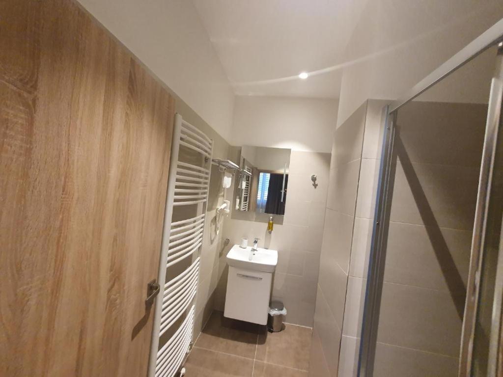 Apartments 461 - Housity