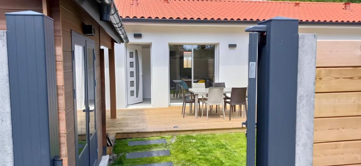 Bleu cargo - Housity