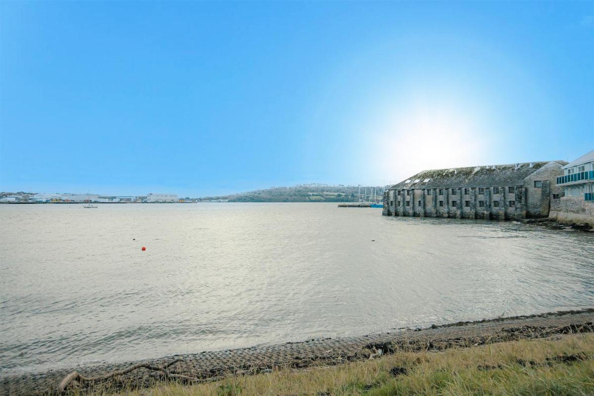 Torpoint Pod - Free Parking - Housity