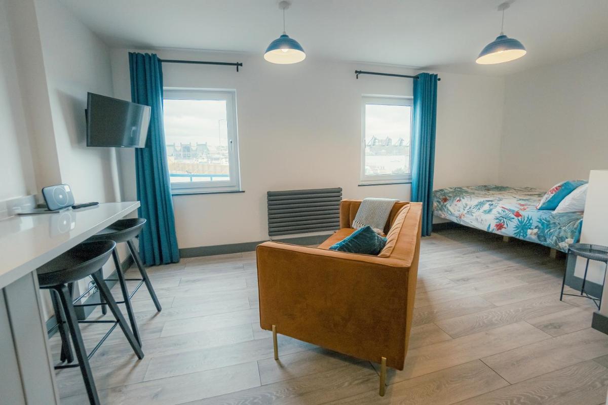 Torpoint Pod - Free Parking - Housity