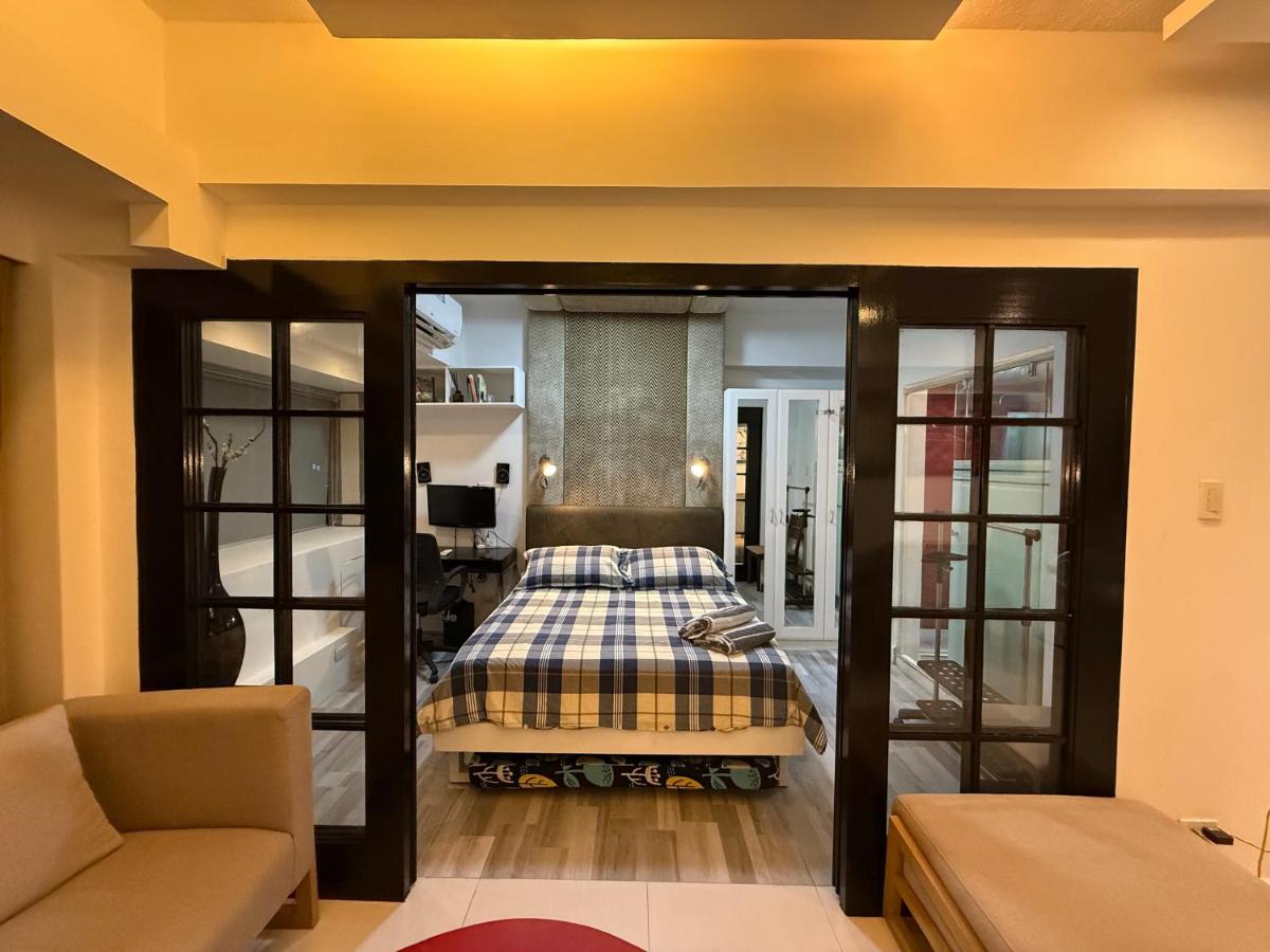 Luxury Condo at Forbeswood Parklane The Fort BGC - Hizvo