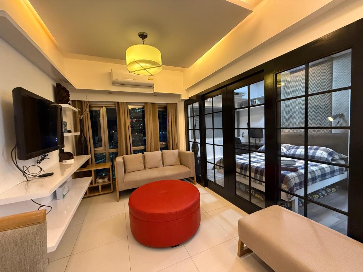 Luxury Condo at Forbeswood Parklane The Fort BGC - Hizvo