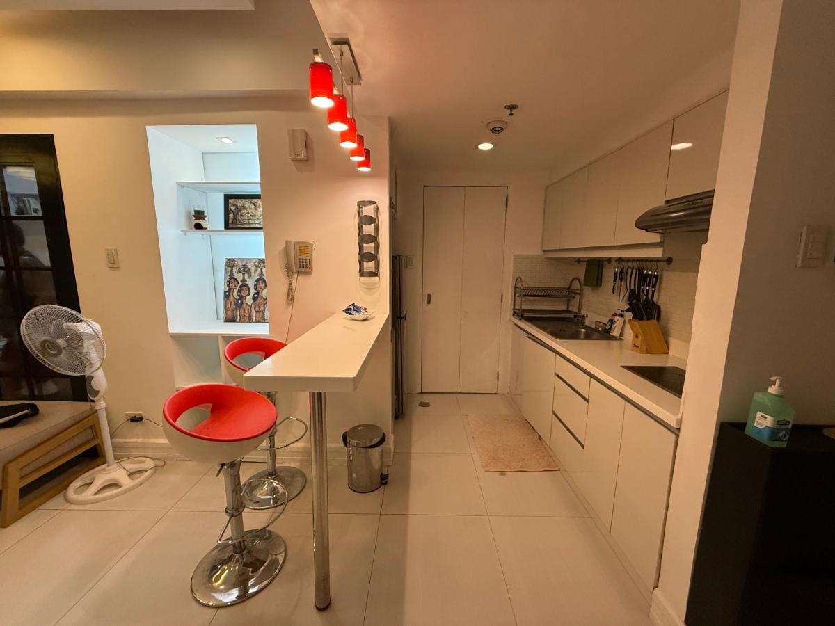 Luxury Condo at Forbeswood Parklane The Fort BGC - Hizvo