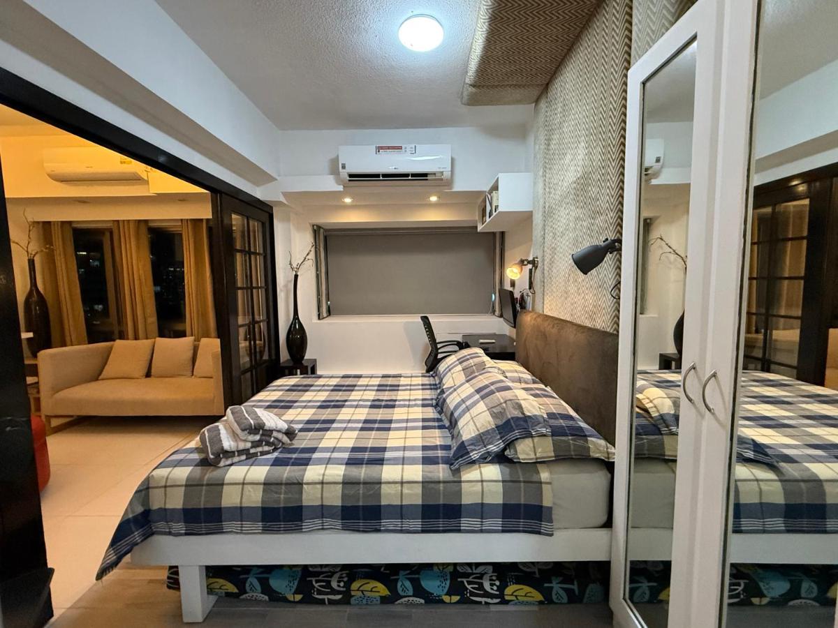Luxury Condo at Forbeswood Parklane The Fort BGC - Hizvo