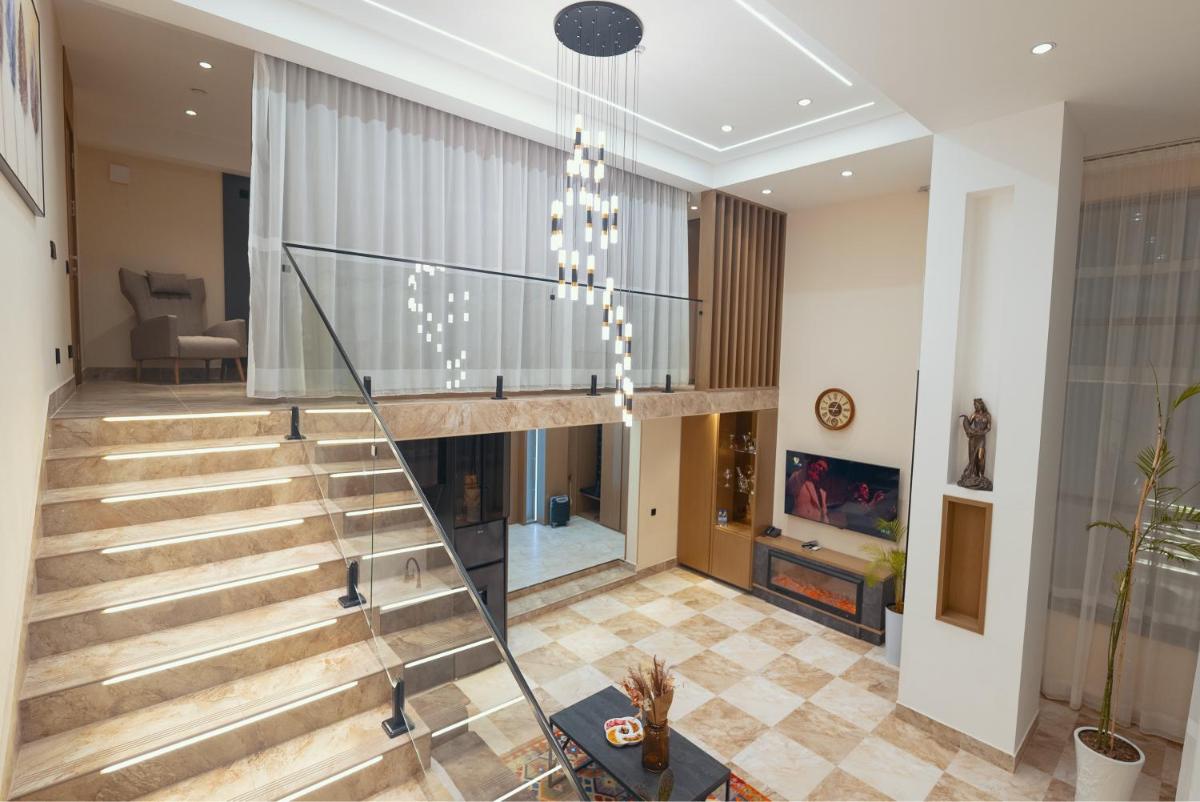 Parliament Palace Hotel - Housity