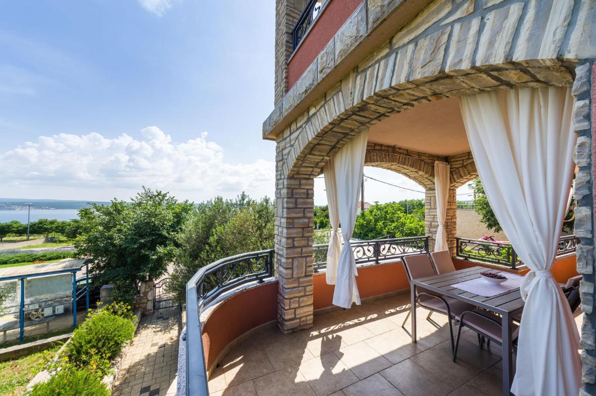 Apartments Orkula - Housity