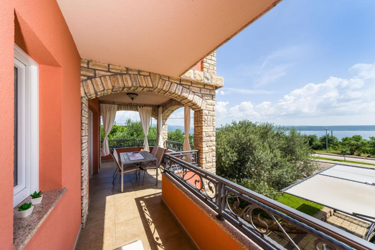 Apartments Orkula - Housity