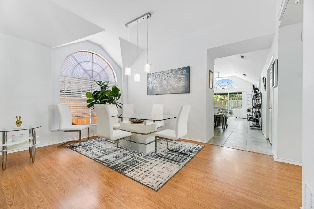 Villa Venage of Hilltop Fort Worth TX - Housity