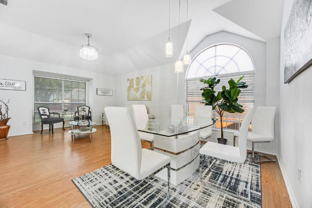 Villa Venage of Hilltop Fort Worth TX - Housity