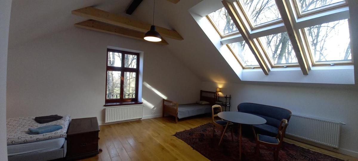 Nowy Dwór w Goszycach - Housity