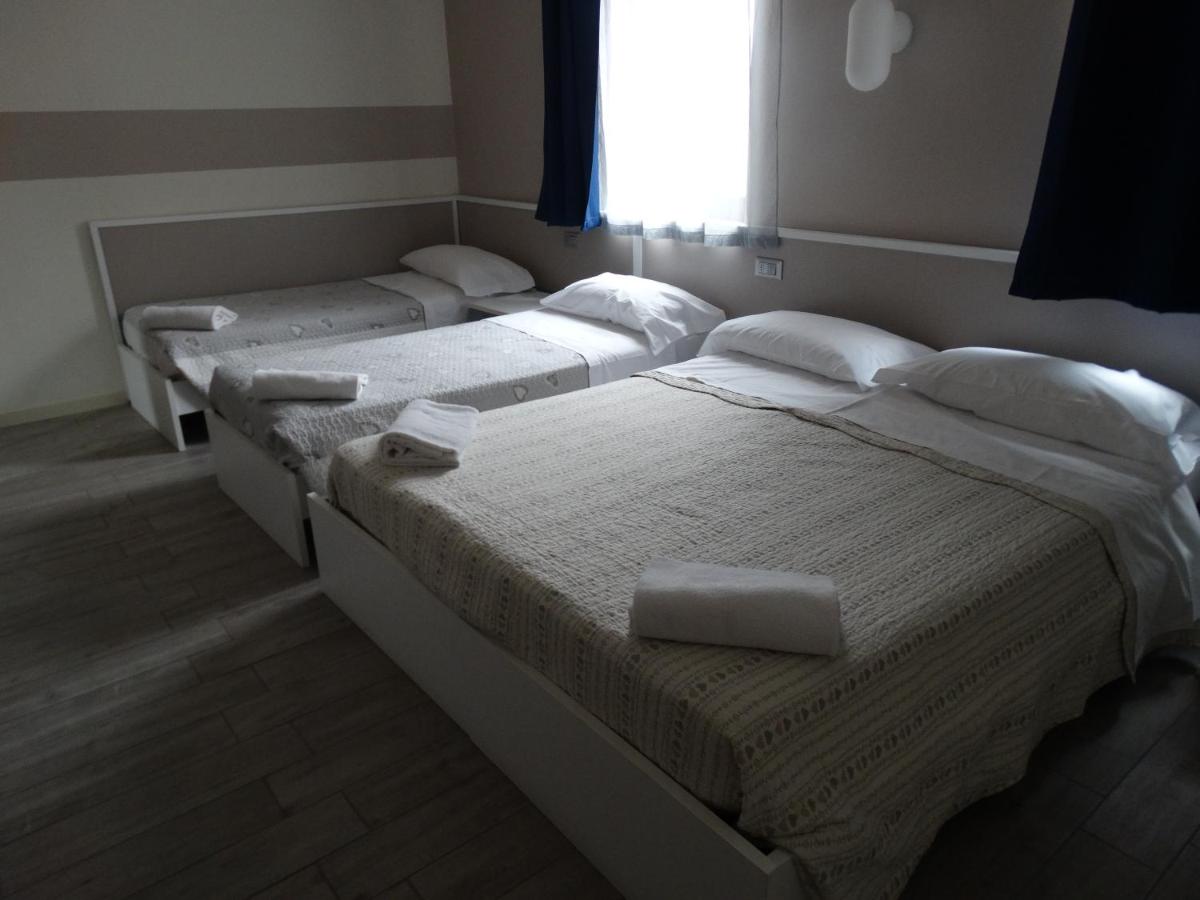 Hotel Moderno - Housity