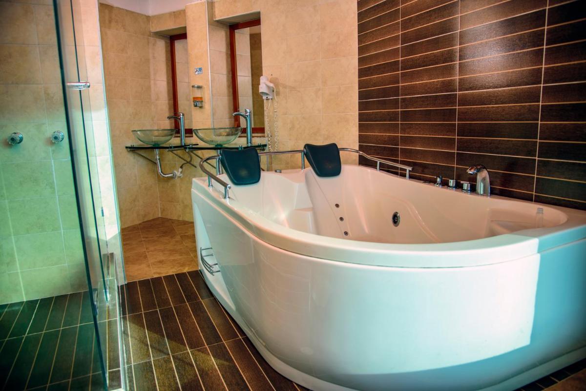 Hotel Monchuelo Spa - Housity